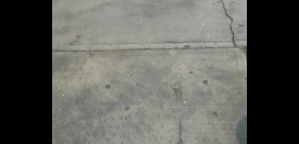  Rico culo con tanga marcada en la calle